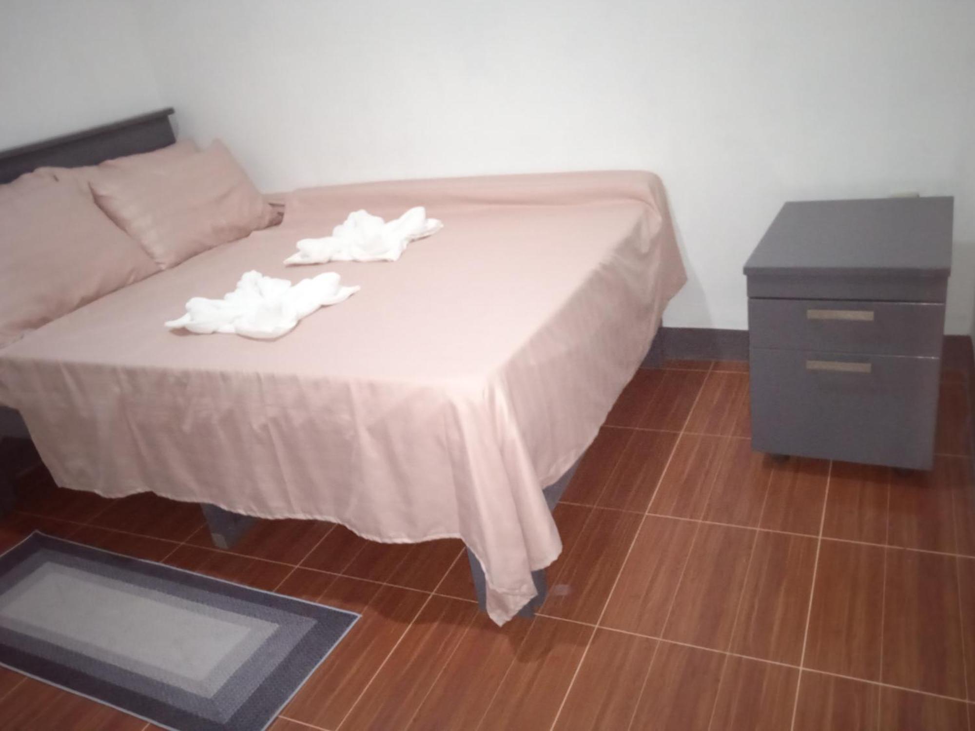 Sarah'S Garden Bnb & Spa Bed & Breakfast Clarin  Ngoại thất bức ảnh